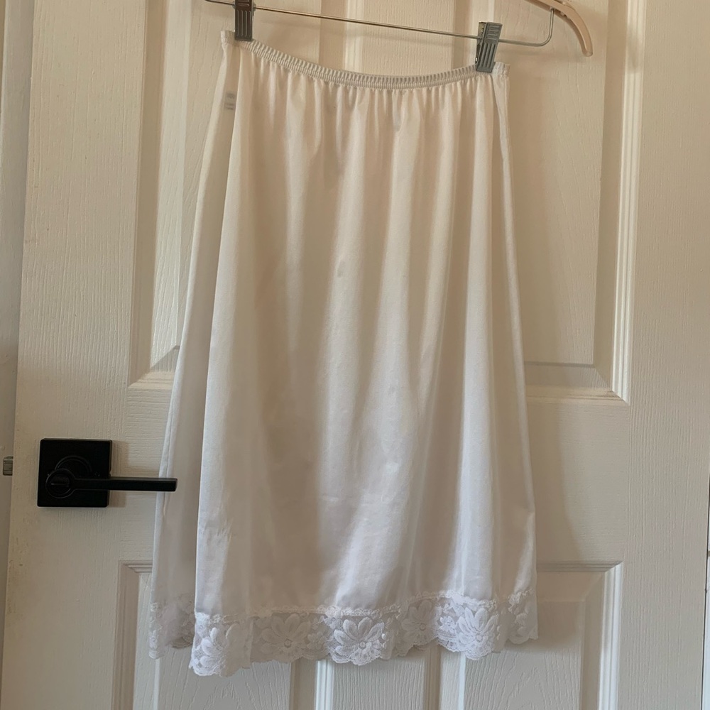 Beautiful slip skirt with lace detail